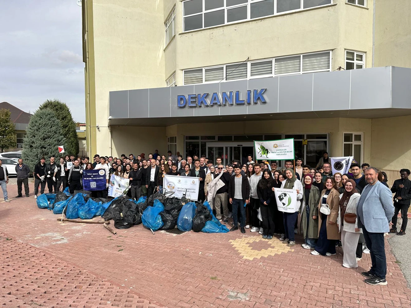Fakültemiz öğrencileri temiz çevre için el ele verdi